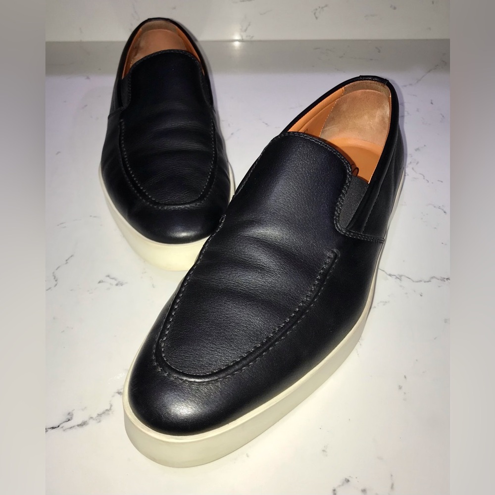 Santoni Men’s Diligent Slip On Sneaker Loafer Size 9.5 Black. Used in good cond
